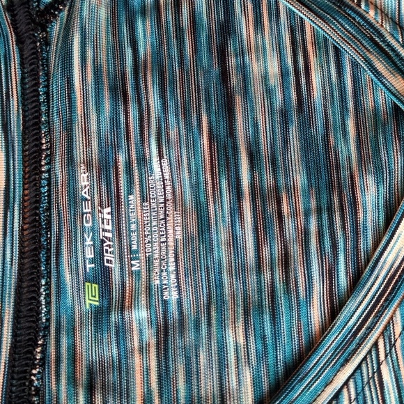 Women's Assorted Athletic Shirts - Lot Of 7 - Picture 3 of 15